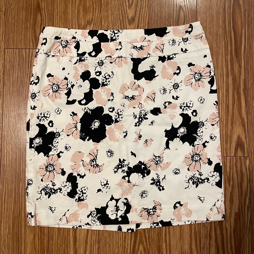 Donna Ricco New York White Floral Pencil Mini Skirt